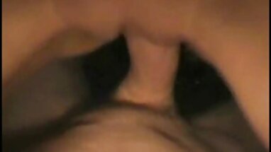 Sarışın bir horoz üzerinde Zıplayan yerli sex porno