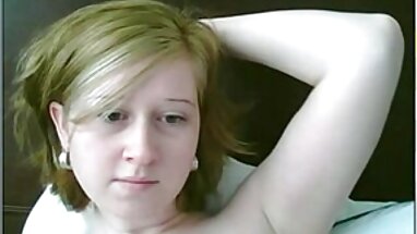 Sıcak kız almak bir büyük siyah horoz içinde ona yerli dul porno kedi